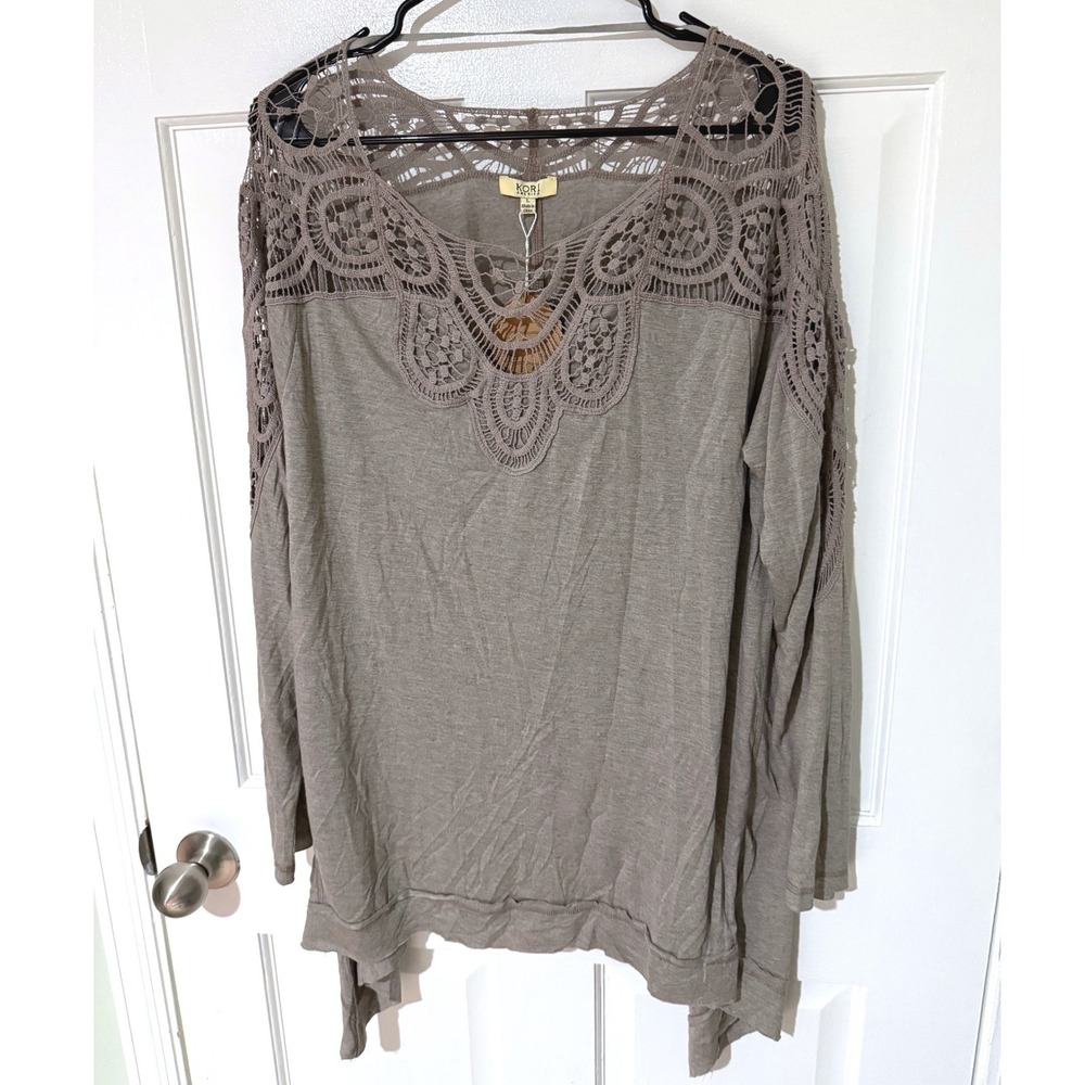 Kori America Women Taupe Crochet Lace Sharkbite Hem Long Sleeve Top‎ Large NEW